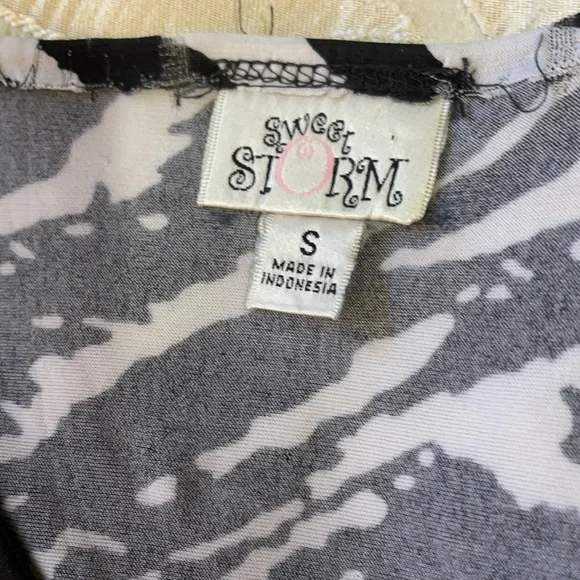 Sweet Storm Black/White S Cap Sleeve Dress  Ties in the Back - Picture 8 of 14